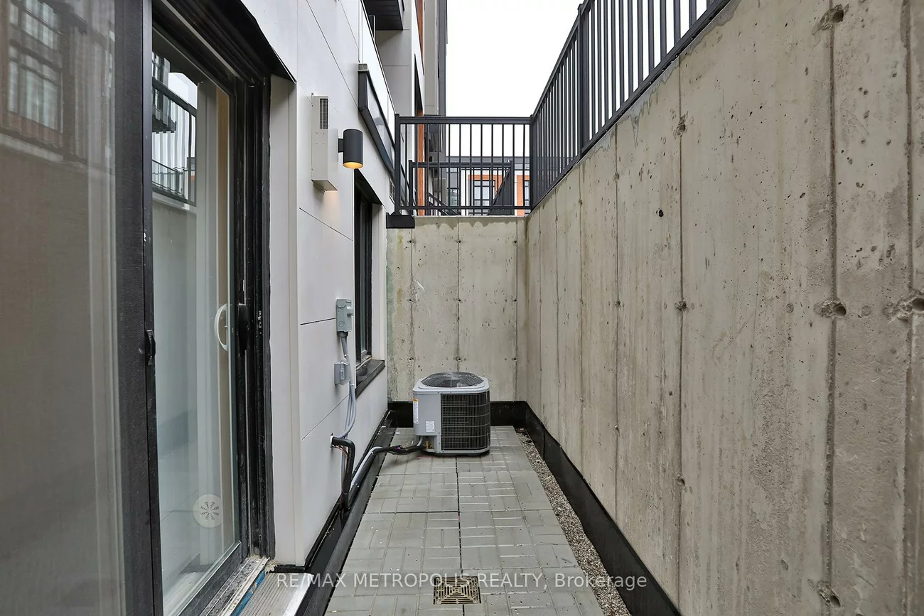 2, Steckley House, Crosby, Richmond Hill