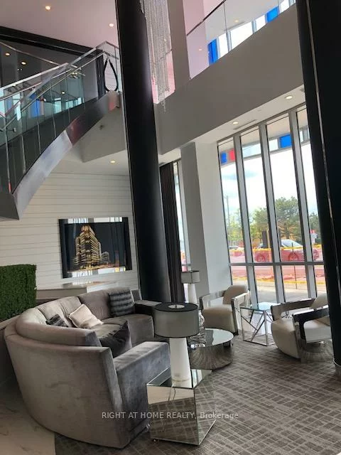 9471, Yonge, Observatory, Richmond Hill