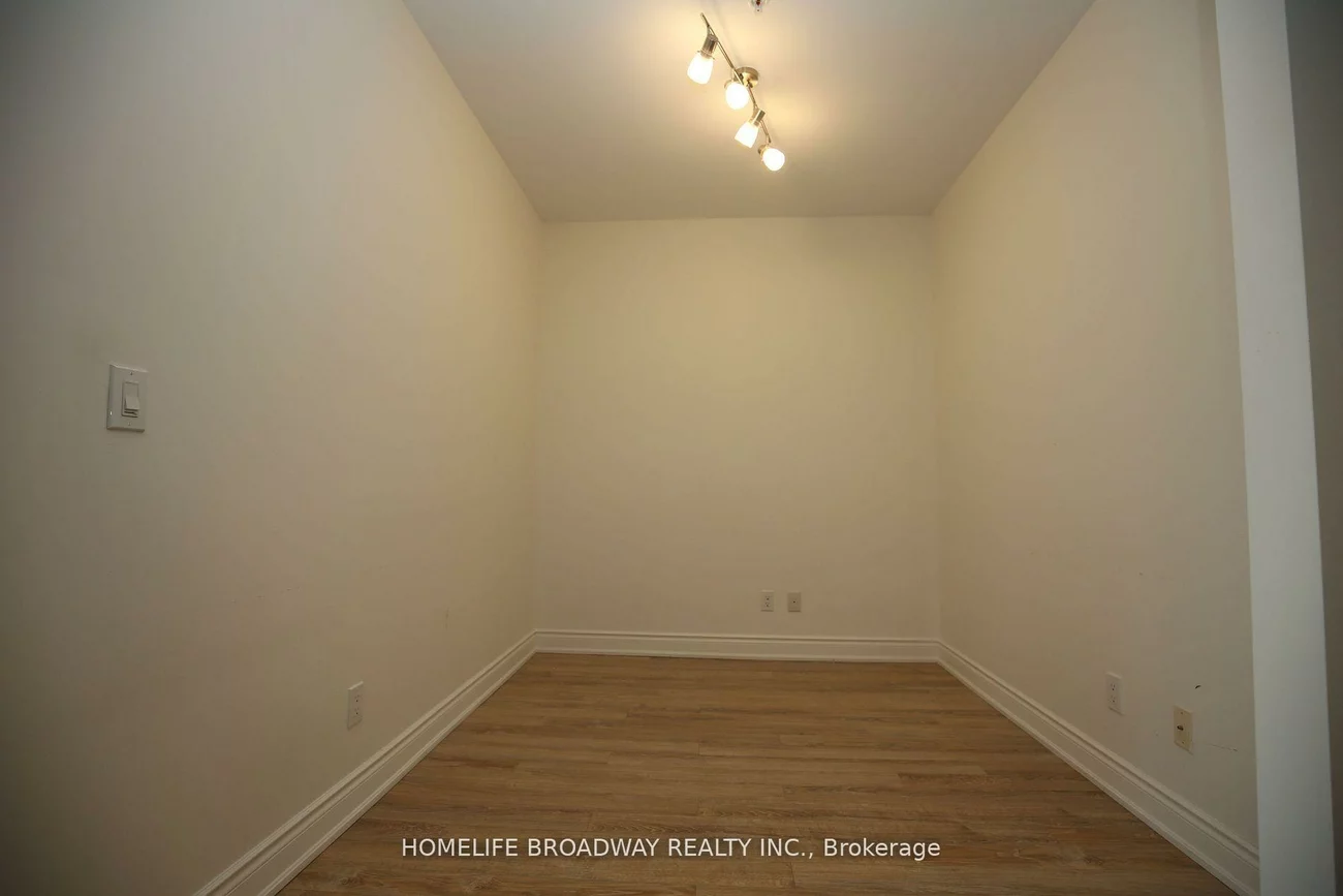9090, Yonge, South Richvale, Richmond Hill