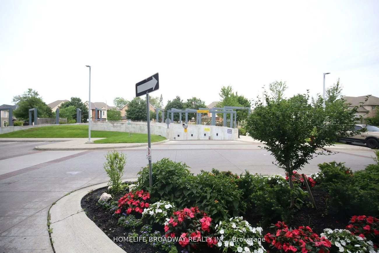 9090, Yonge, South Richvale, Richmond Hill