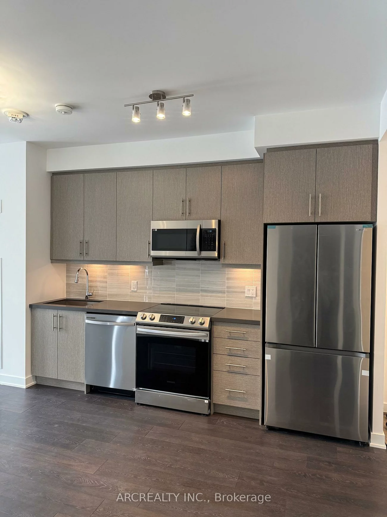 105, Oneida, Langstaff, Richmond Hill