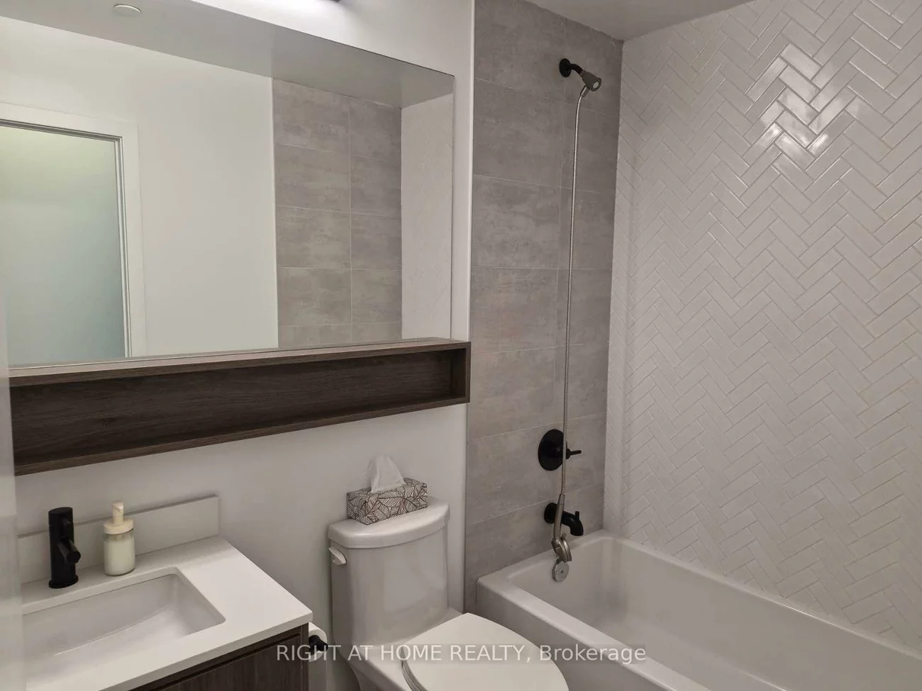 8888, Yonge, South Richvale, Richmond Hill