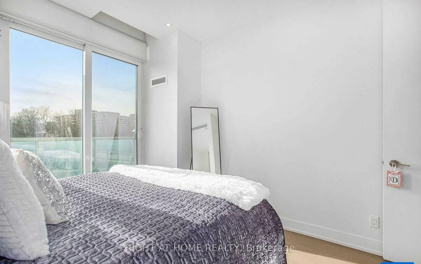 9471, Yonge, Observatory, Richmond Hill