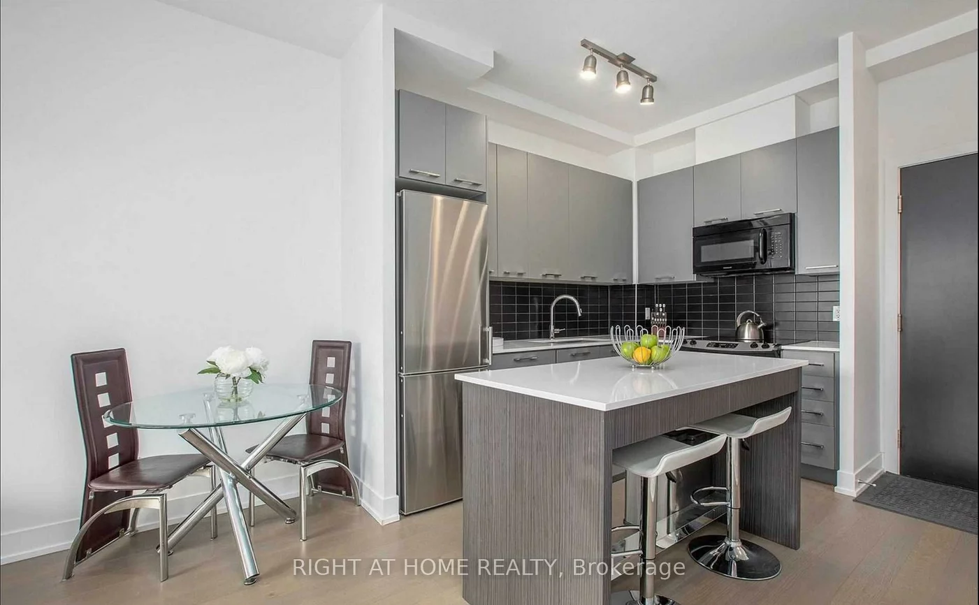 9471, Yonge, Observatory, Richmond Hill