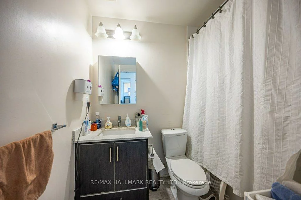 9090, Yonge, Langstaff, Richmond Hill