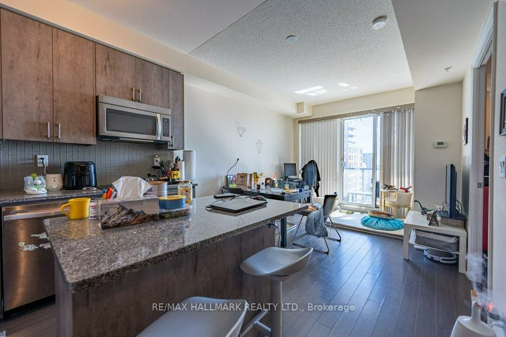 9090, Yonge, Langstaff, Richmond Hill