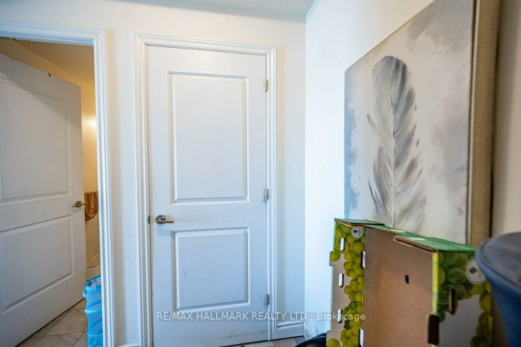 9090, Yonge, Langstaff, Richmond Hill