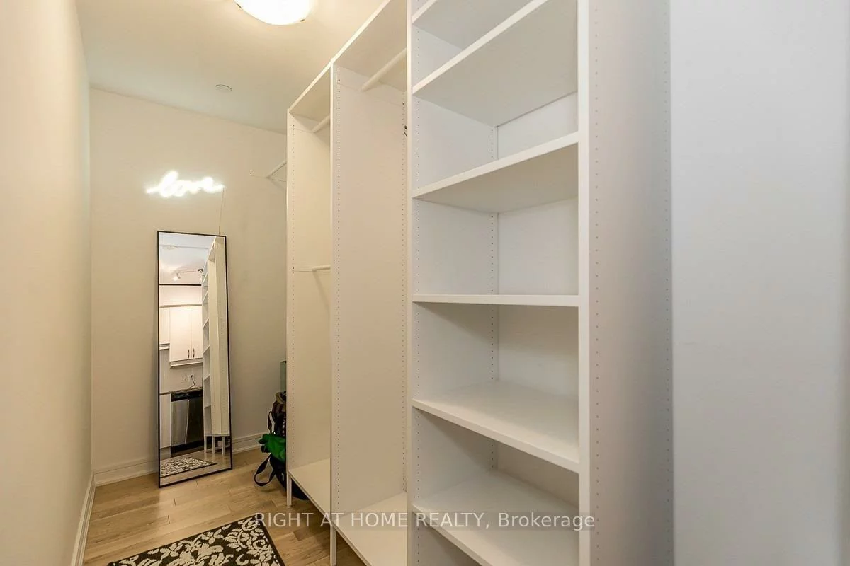 9201, Yonge, Langstaff, Richmond Hill
