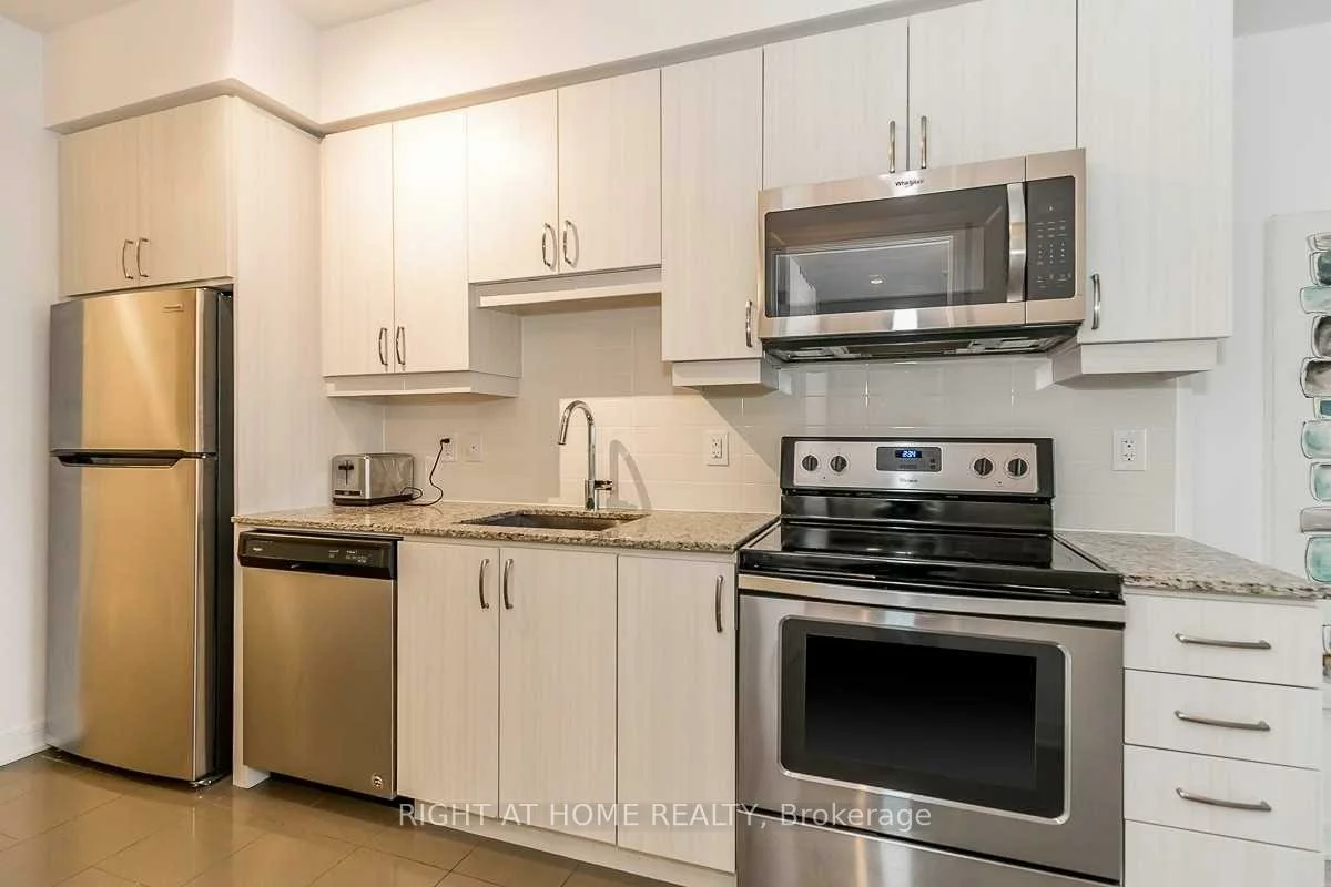 9201, Yonge, Langstaff, Richmond Hill