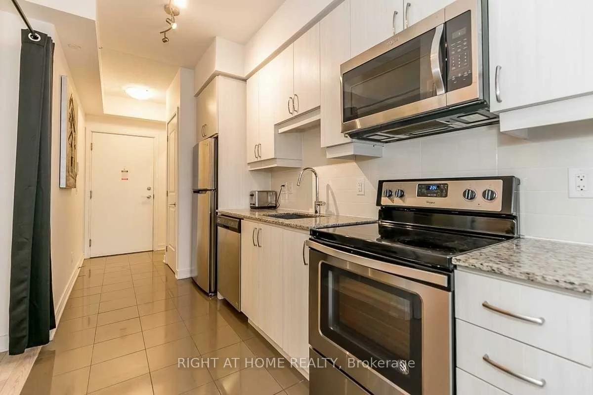 9201, Yonge, Langstaff, Richmond Hill