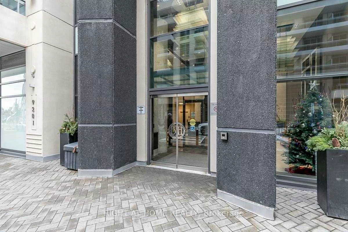 9201, Yonge, Langstaff, Richmond Hill