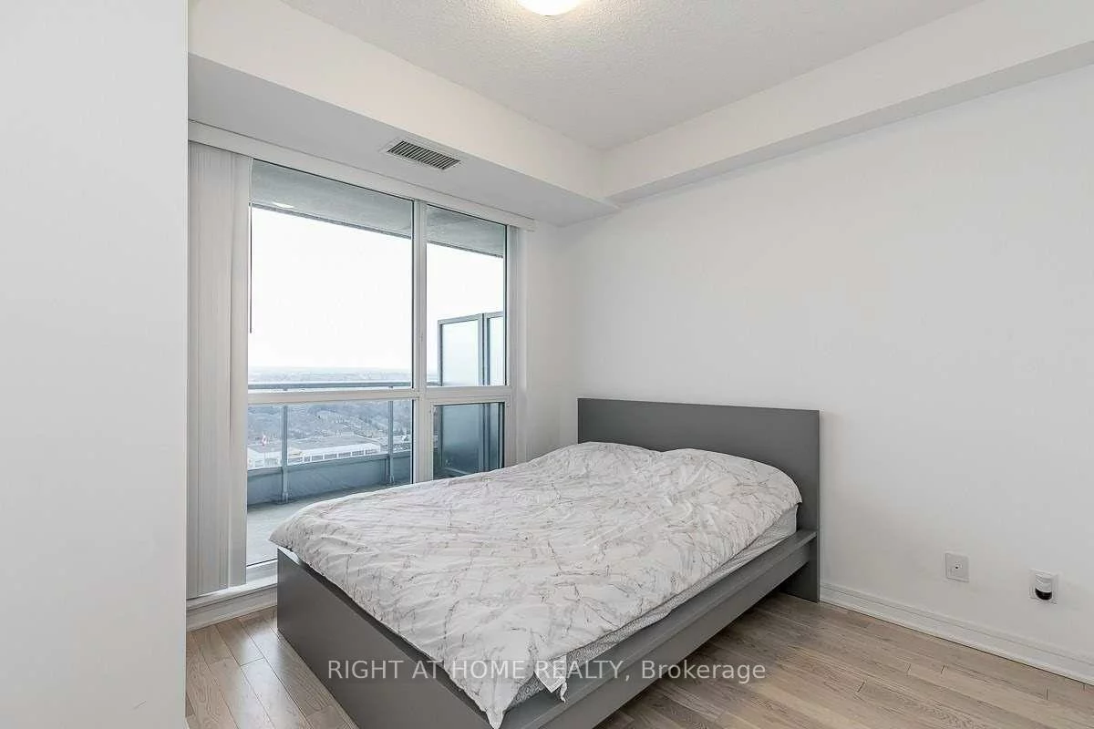 9201, Yonge, Langstaff, Richmond Hill