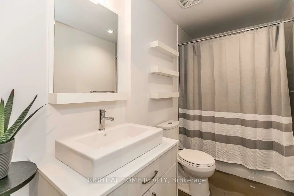9201, Yonge, Langstaff, Richmond Hill