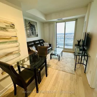 9201, Yonge, Langstaff, Richmond Hill