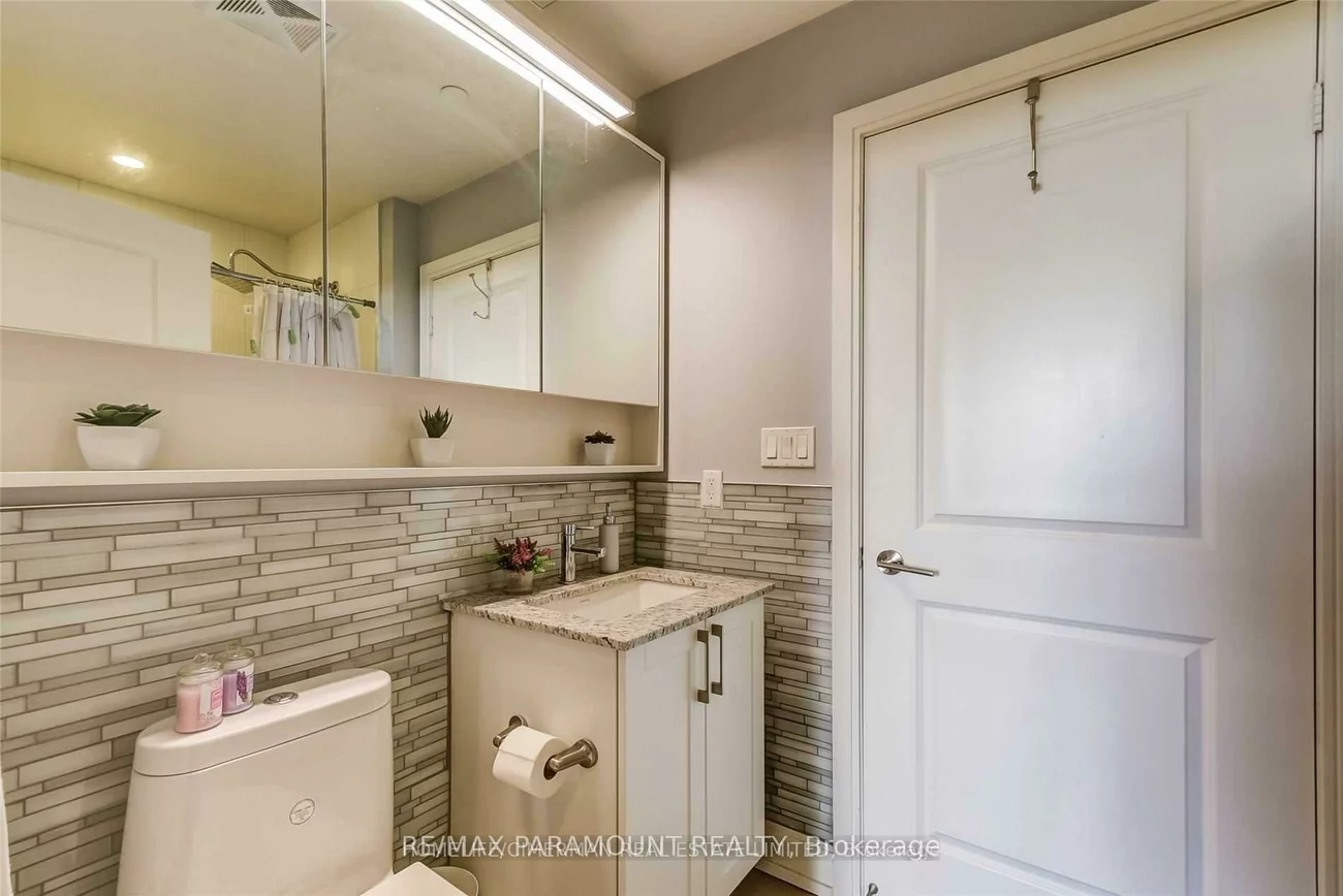 9600, Yonge, North Richvale, Richmond Hill