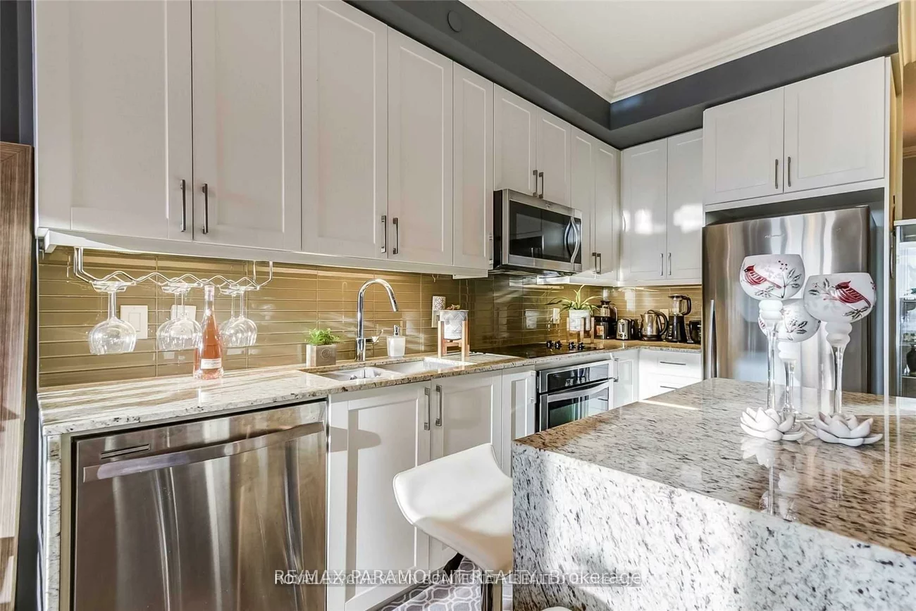 9600, Yonge, North Richvale, Richmond Hill