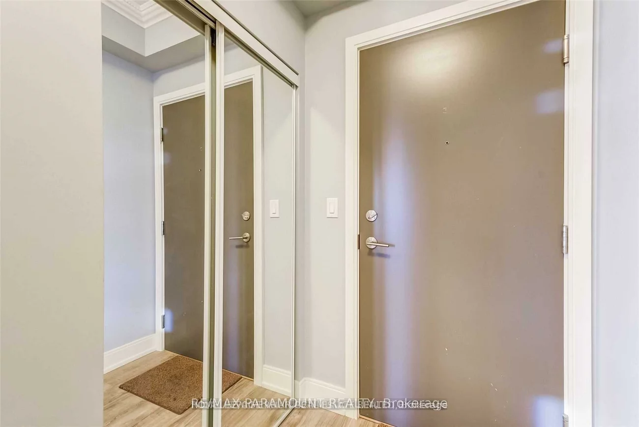 9600, Yonge, North Richvale, Richmond Hill