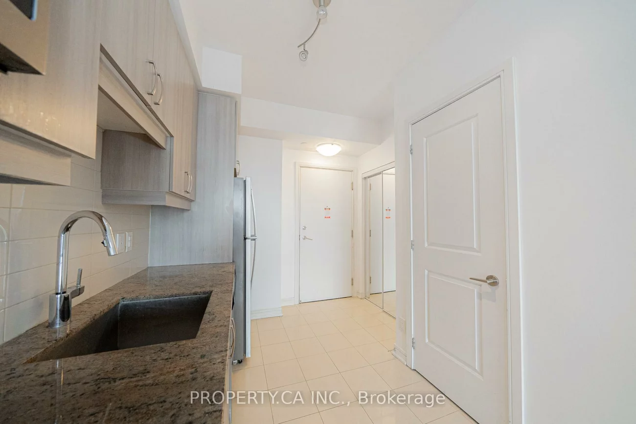 9205, Yonge, Langstaff, Richmond Hill