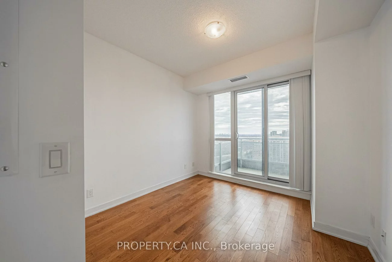 9205, Yonge, Langstaff, Richmond Hill