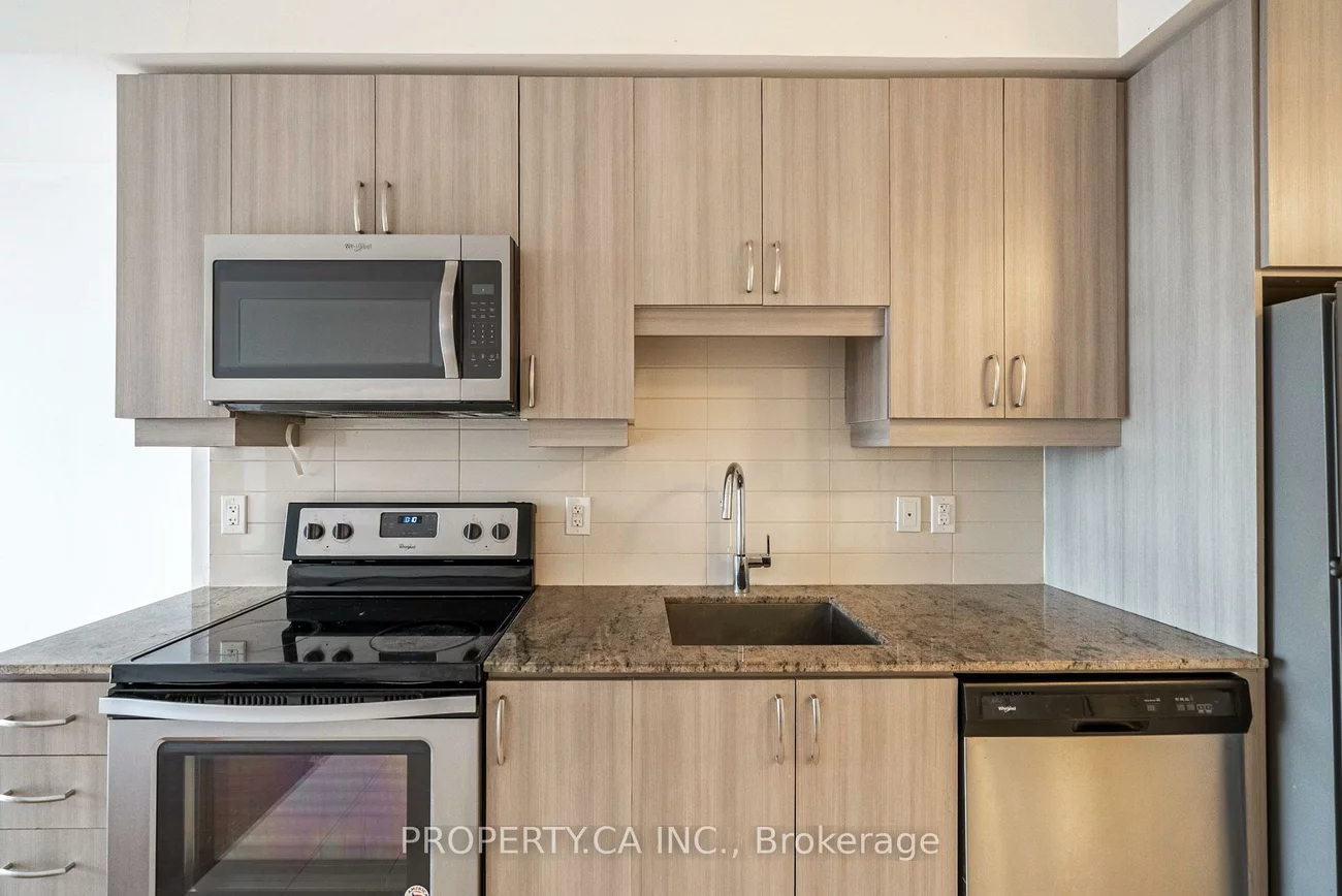 9205, Yonge, Langstaff, Richmond Hill