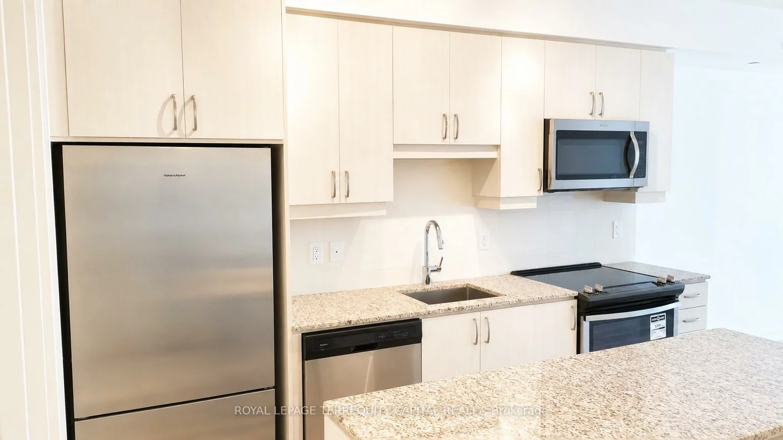 9201, Yonge, Langstaff, Richmond Hill