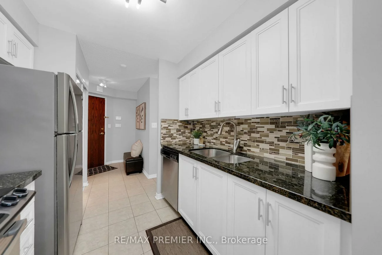 51, Baffin, Langstaff, Richmond Hill