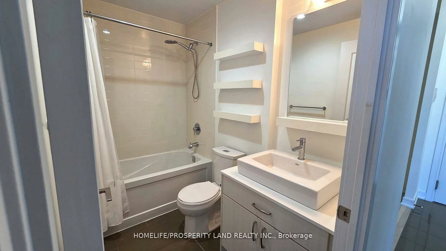 9205, Yonge, Langstaff, Richmond Hill