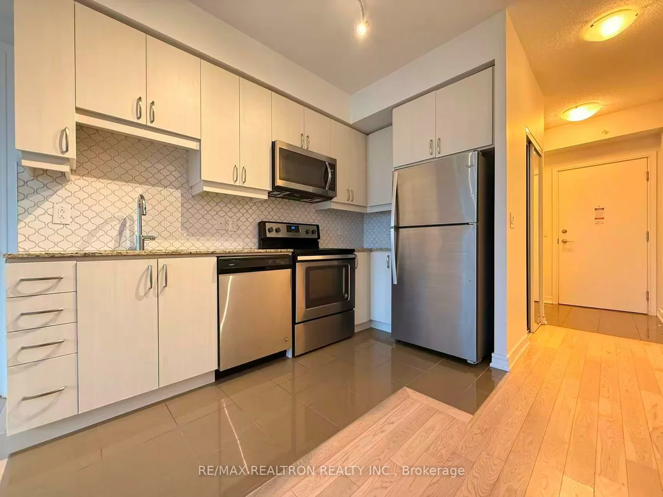 9205, Yonge, Langstaff, Richmond Hill