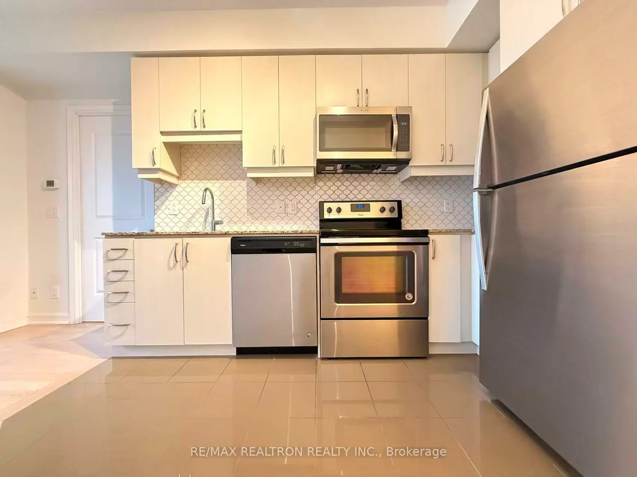 9205, Yonge, Langstaff, Richmond Hill