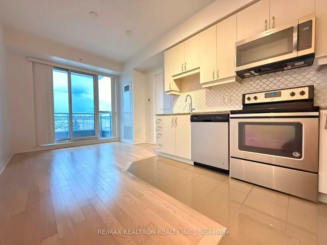9205, Yonge, Langstaff, Richmond Hill