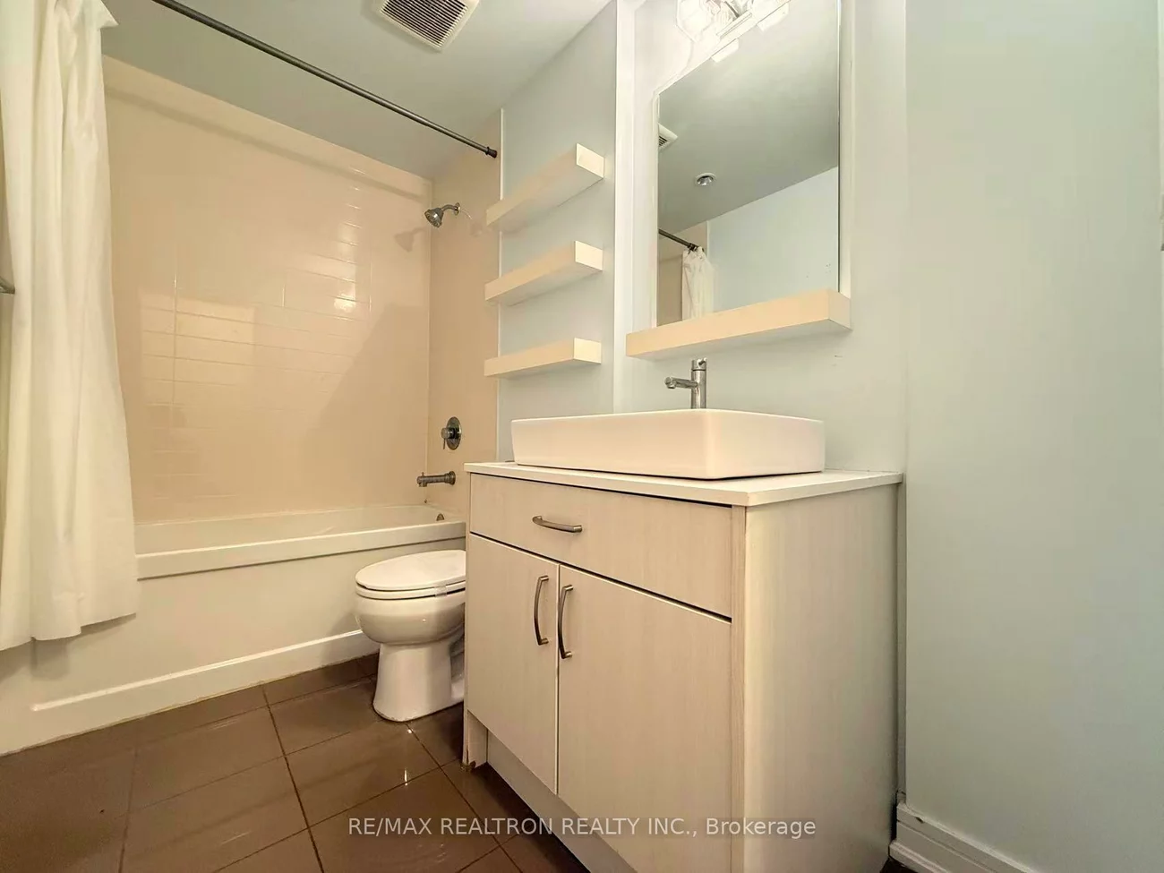 9205, Yonge, Langstaff, Richmond Hill