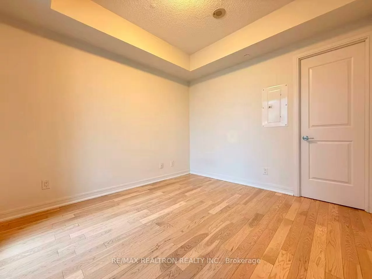 9205, Yonge, Langstaff, Richmond Hill