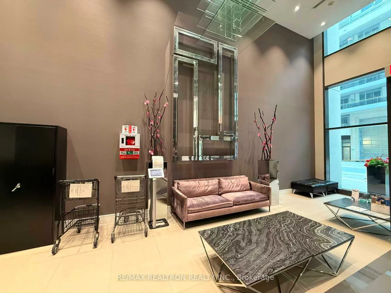 9205, Yonge, Langstaff, Richmond Hill