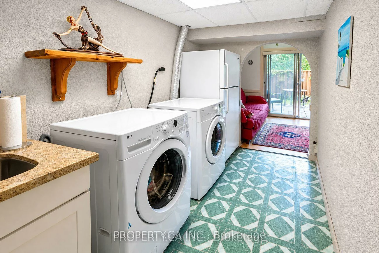 209, Castle Rock, North Richvale, Richmond Hill