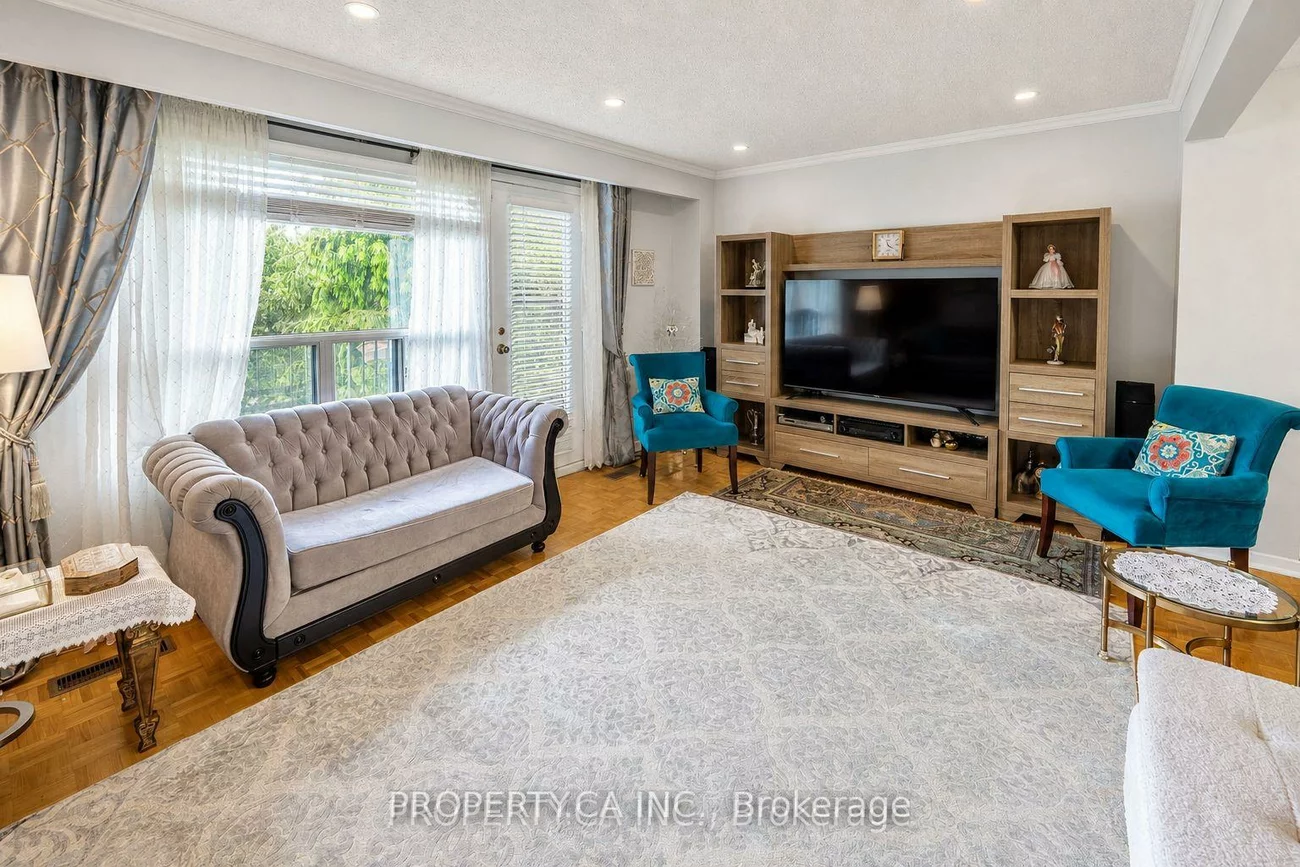 209, Castle Rock, North Richvale, Richmond Hill