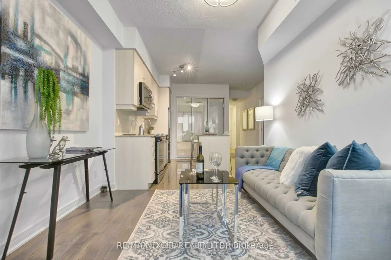 9199, Yonge, Langstaff, Richmond Hill