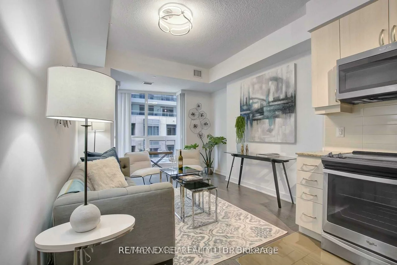 9199, Yonge, Langstaff, Richmond Hill