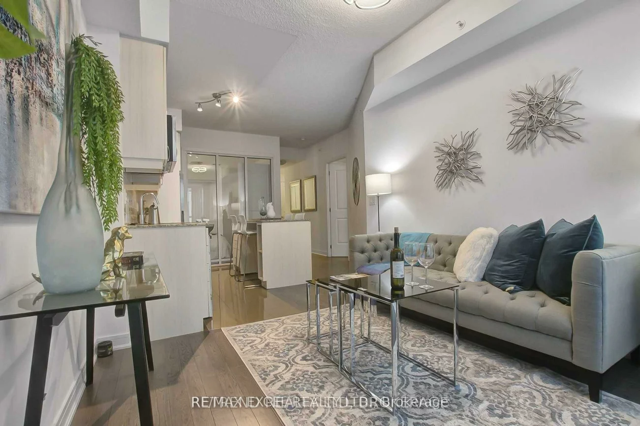 9199, Yonge, Langstaff, Richmond Hill