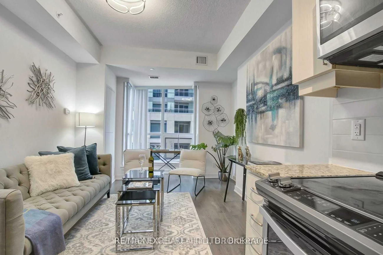 9199, Yonge, Langstaff, Richmond Hill
