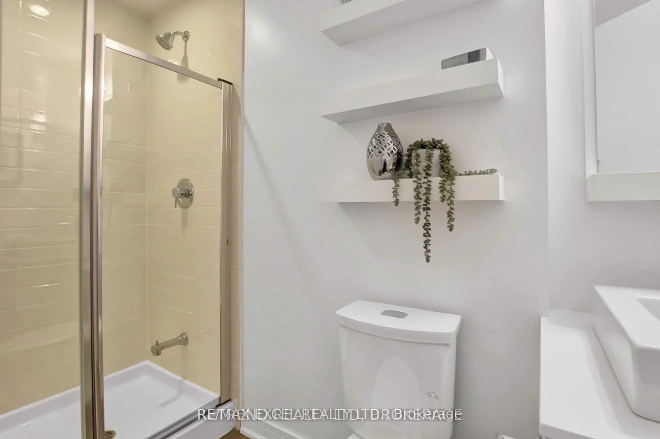 9199, Yonge, Langstaff, Richmond Hill