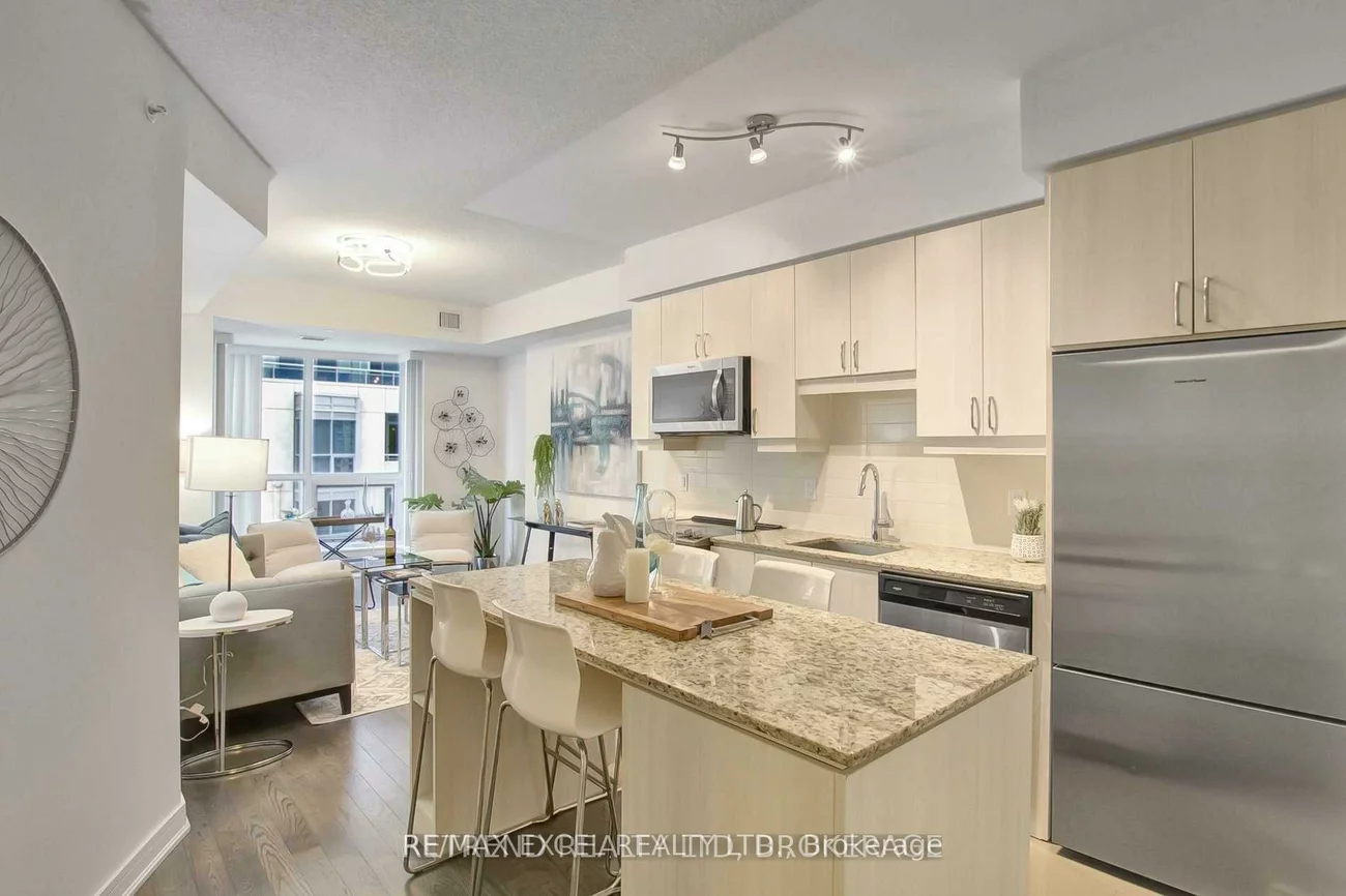 9199, Yonge, Langstaff, Richmond Hill
