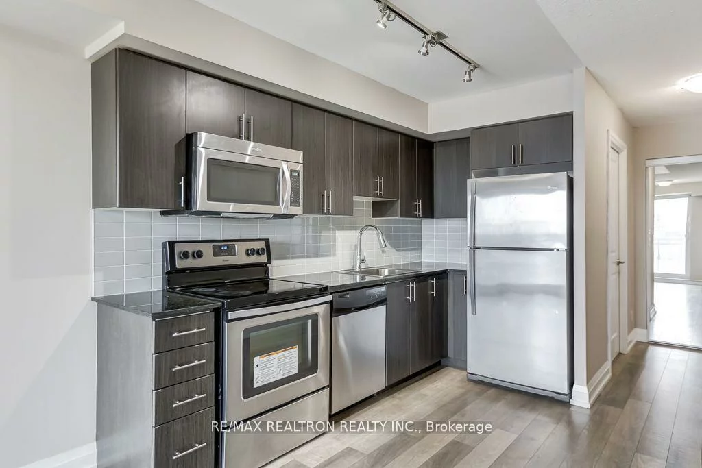 370, Highway 7, Doncrest, Richmond Hill