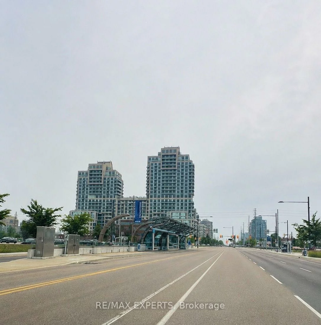 9205, Yonge, Langstaff, Richmond Hill