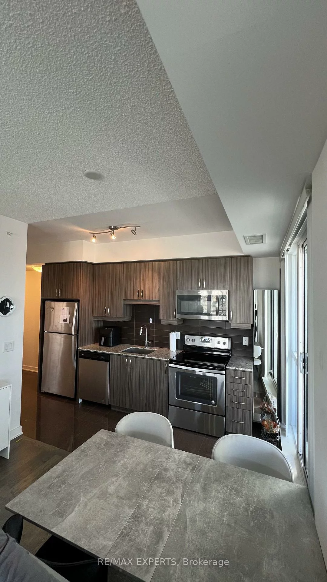 9205, Yonge, Langstaff, Richmond Hill