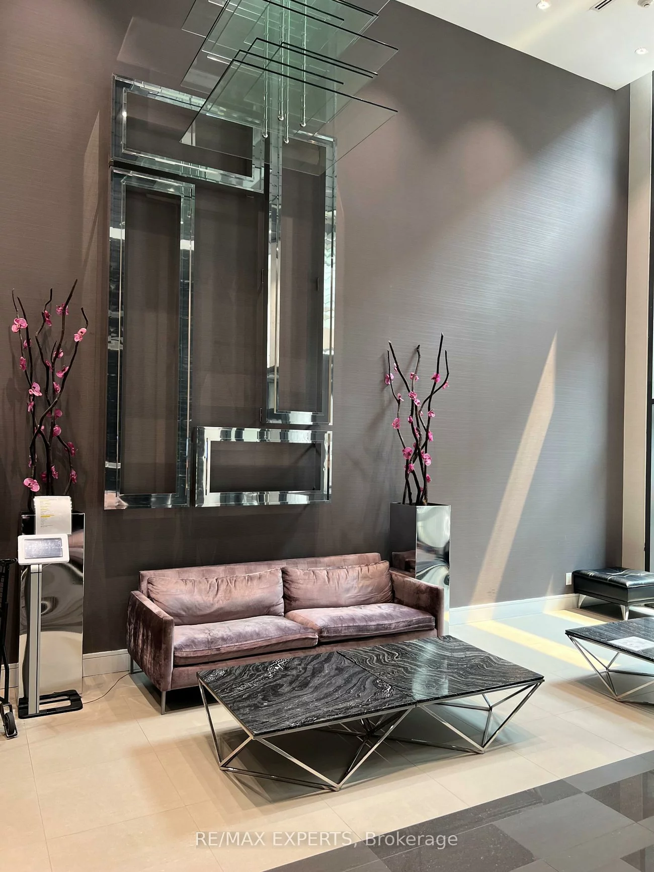 9205, Yonge, Langstaff, Richmond Hill