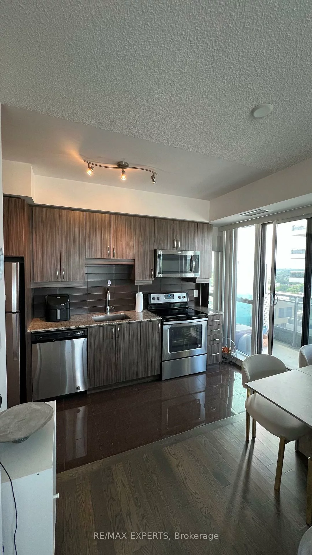 9205, Yonge, Langstaff, Richmond Hill