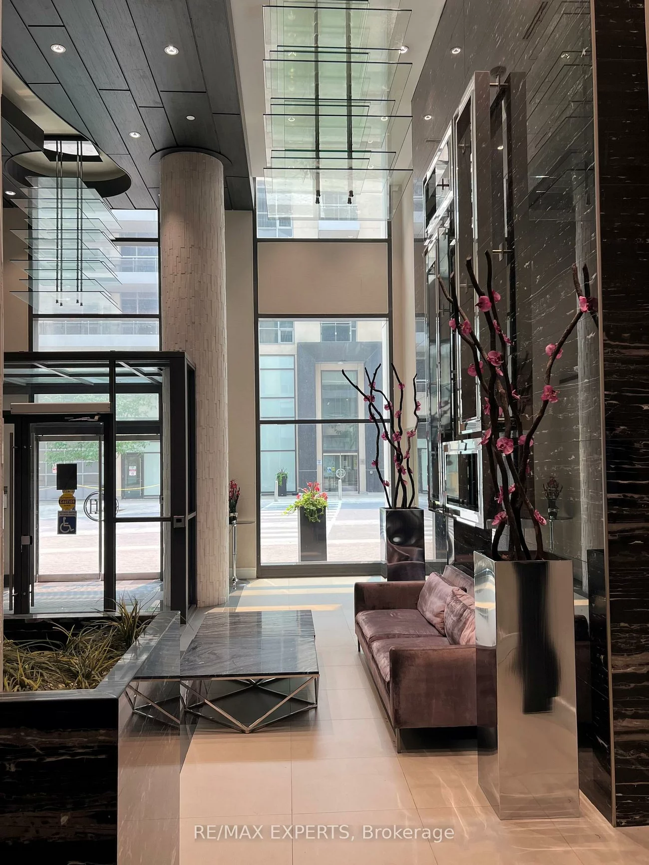 9205, Yonge, Langstaff, Richmond Hill