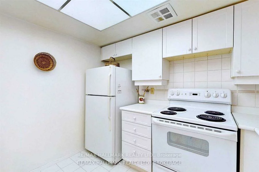 32, Clarissa, Harding, Richmond Hill