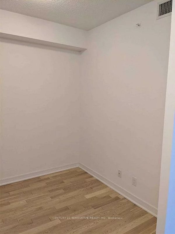 9205, yonge, Langstaff, Richmond Hill