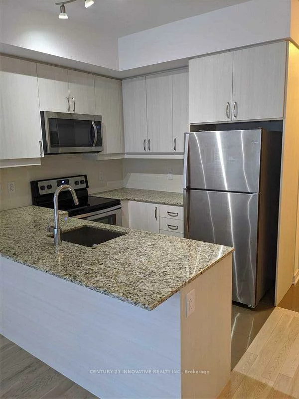 9205, yonge, Langstaff, Richmond Hill